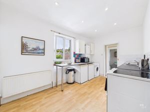 KITCHEN - click for photo gallery